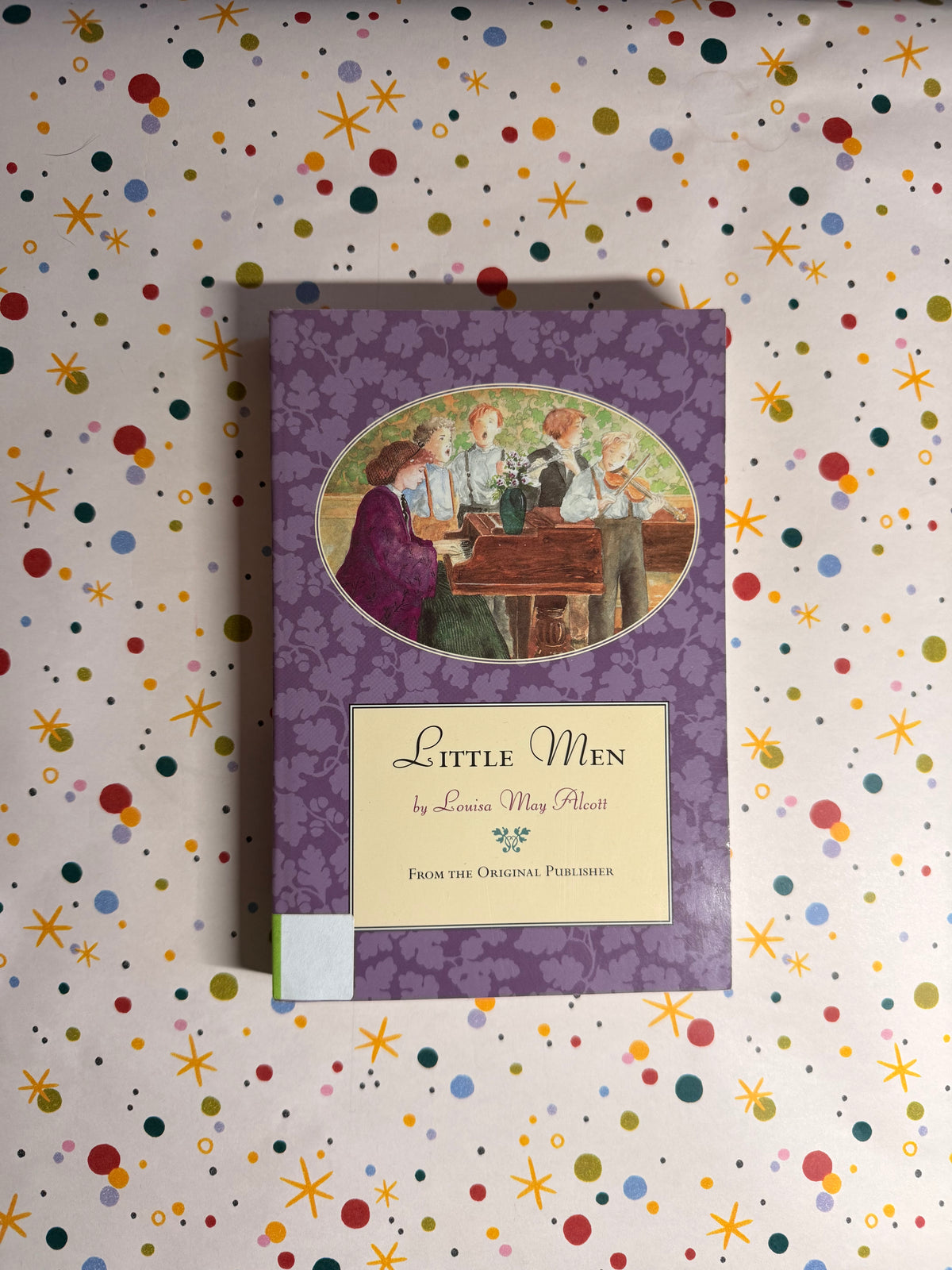 Pre-Loved Books | Curated by Cajita Paper 📚✨